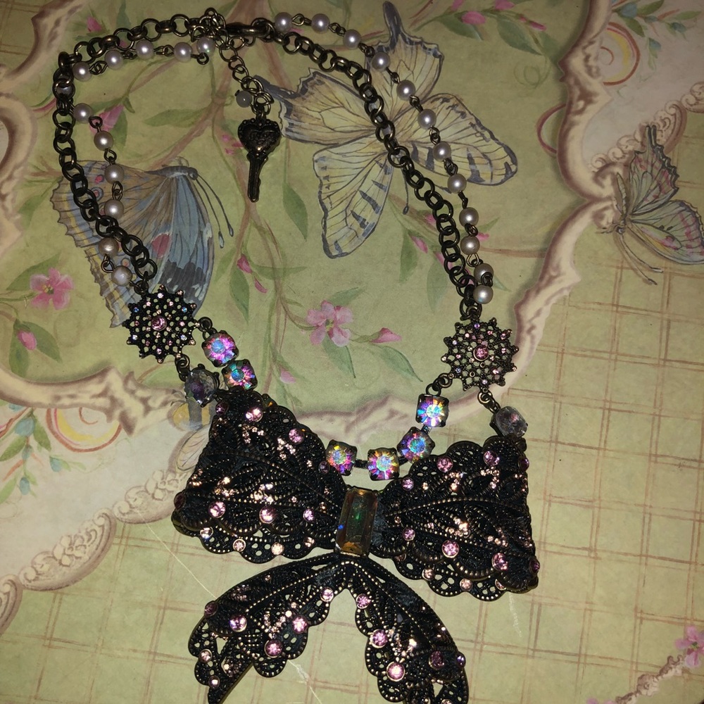 🎀 Betsey Johnson Box Necklace 🎀